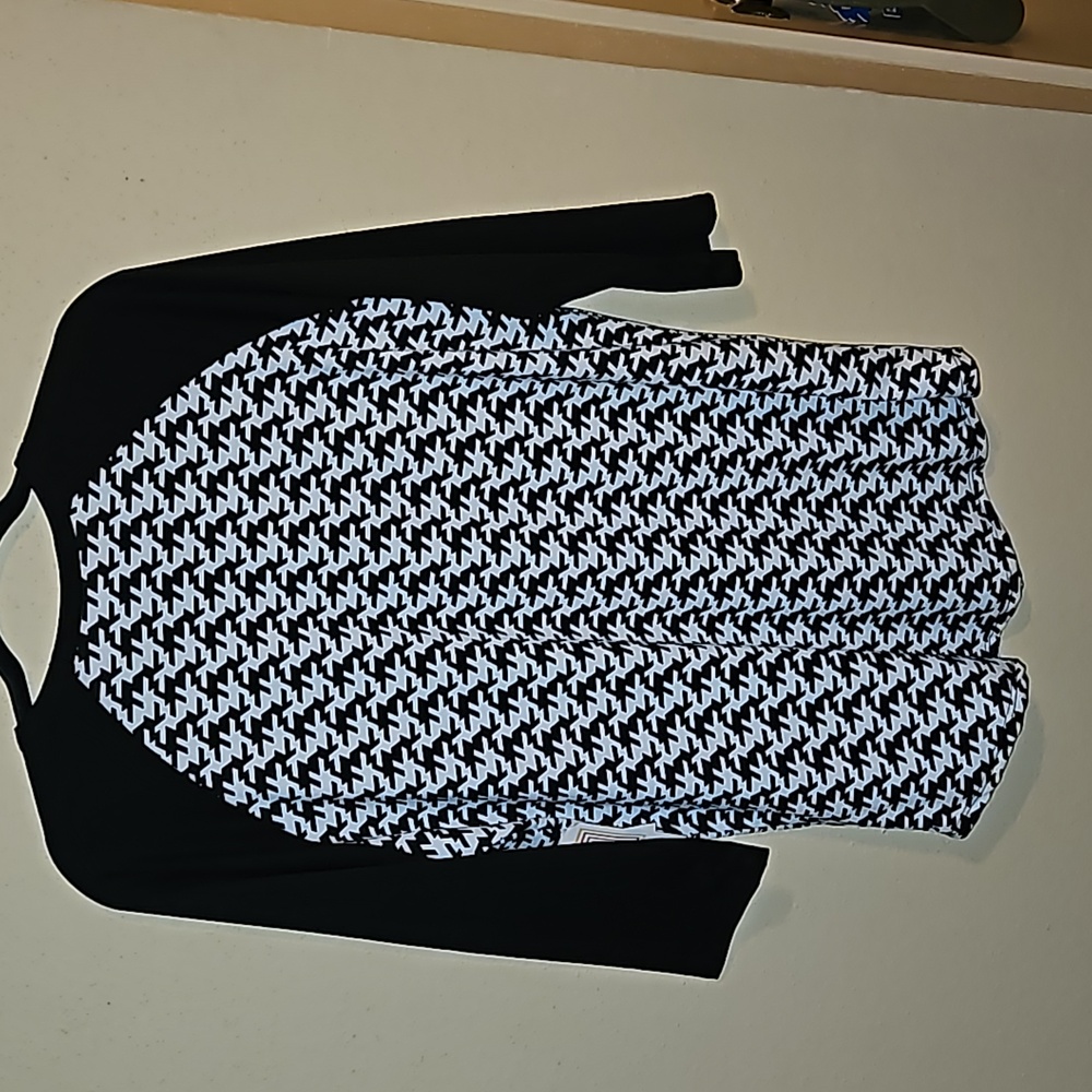 New,  LuLa Roe Randy Top - Picture 2 of 6